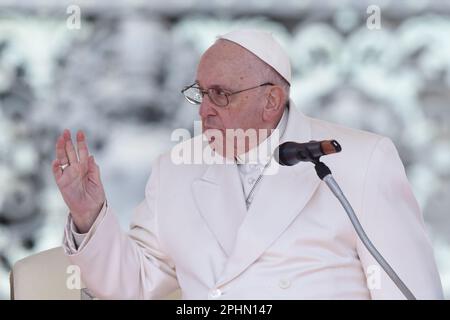 29 marzo 2023 - PAPA FRANCESCO durante l'udienza Generale del mercoledì in S. Piazza Pietro in Vaticano - Città del Vaticano - © EvandroInetti via ZUMA Wire (Credit Image: © Evandro Inetti/ZUMA Press Wire) SOLO PER USO EDITORIALE! Non per USO commerciale! Foto Stock