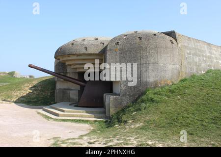 Pistola di difesa tedesca della costa del D Day Longues Battery Foto Stock