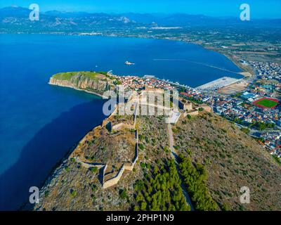 Vista panoramica della fortezza di Palamidi e della città greca di Nafplio. Foto Stock