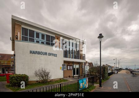 Ufficio del porto di Littlehampton, West Sussex, Regno Unito, vista esterna. Foto Stock