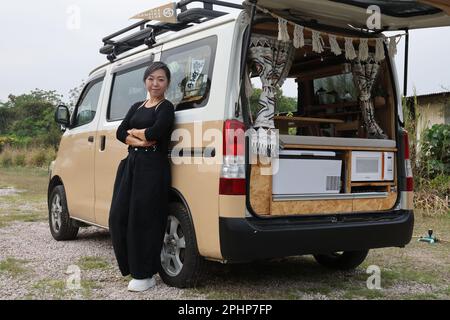 Shachuhaku-goer Bobo Chan posa per una foto in Yuen Long. 18MAR23 SCMP/Edmond SO Foto Stock