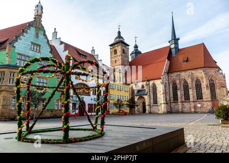 Un tour primaverile in bicicletta attraverso la città a graticcio di Schmalkalden con tutte le sue sfaccettature - Turingia - Germania Foto Stock