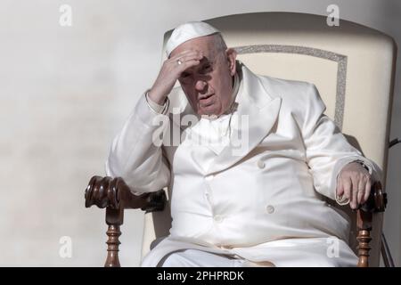 Città del Vaticano, Vaticano, 29 marzo 2023. Papa Francesco durante la sua udienza generale settimanale a San Piazza Pietro. Maria Grazia Picciarella/Alamy Live News Foto Stock