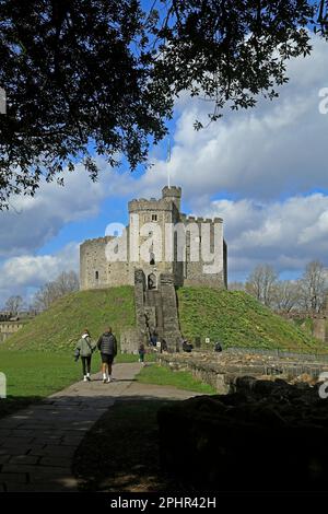 Castello di Cardiff, Norman Keep. Marzo 2023. Primavera. Foto Stock