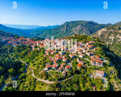 Vista panoramica del villaggio di Dimitsana in Grecia. Foto Stock