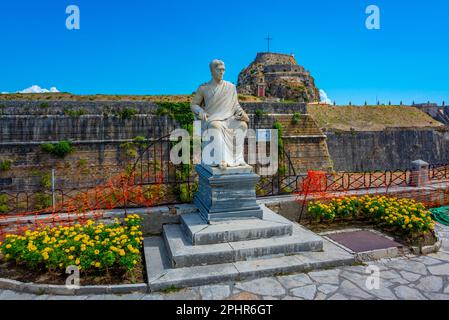 Statua di Guilford sull'isola greca di Corfù. Foto Stock