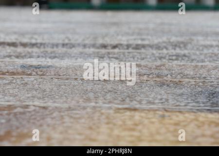 Pioggia e slittino su un ponte di legno. Missouri, Missouri, Stati Uniti, Stati Uniti, USA Foto Stock