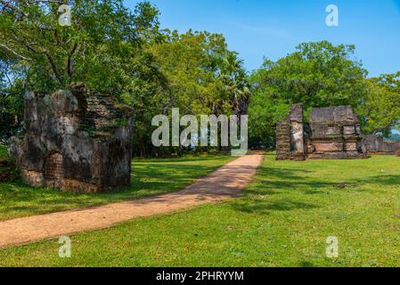 Rovine del palazzo nissanka malla a polonnaruwa, Sri Lanka. Foto Stock