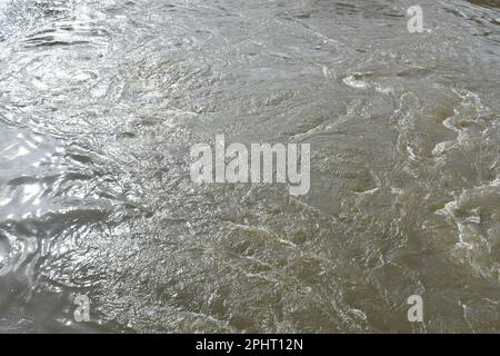 Acque di alluvione sul fiume Neosho, noto anche come Grand River, a Fort Gibson, Oklahoma, Stati Uniti, STATI UNITI, STATI UNITI. Foto Stock