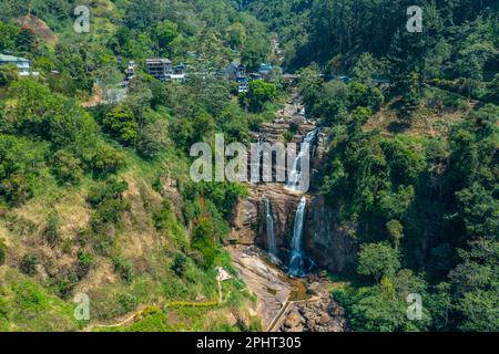 Ramboda cade vicino a Nuwara Eliya, Sri Lanka. Foto Stock