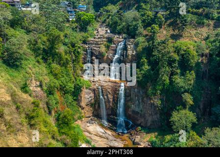 Ramboda cade vicino a Nuwara Eliya, Sri Lanka. Foto Stock