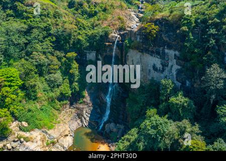 Ramboda cade vicino a Nuwara Eliya, Sri Lanka. Foto Stock