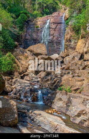 Ramboda cade vicino a Nuwara Eliya, Sri Lanka. Foto Stock