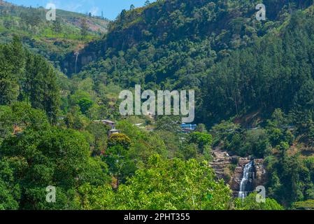 Ramboda cade vicino a Nuwara Eliya, Sri Lanka. Foto Stock