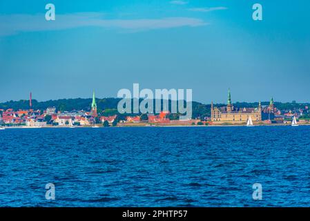 Vista panoramica al tramonto del castello di Kronborg a Helsingor, Danimarca. Foto Stock