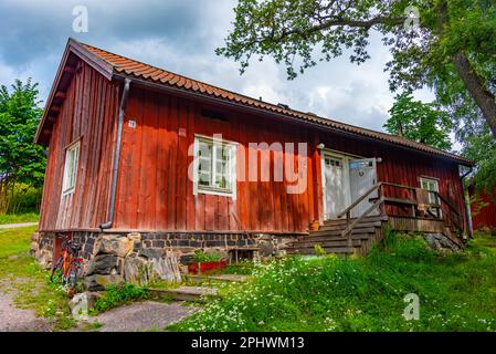 Edifici residenziali di vecchia fabbrica a Fiskars, Finlandia. Foto Stock