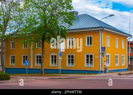 Case in legno nella città finlandese Mariehamn. Foto Stock