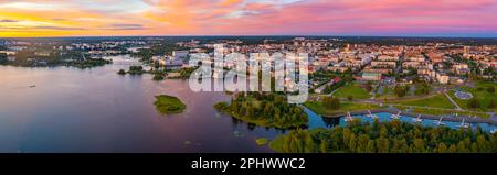 Vista panoramica al tramonto della città finlandese di Oulu. Foto Stock
