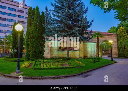 Vista notturna di un eremo di nostra Signora della solitudine nella città spagnola Soria. Foto Stock