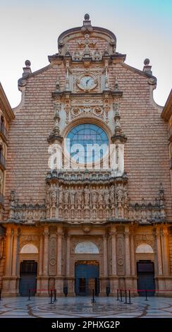 Cortile interno dell'abbazia di Santa Maria de Montserrat in Spagna. Foto Stock