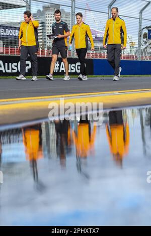 Melbourne, Australia. 29th Mar, 2023. Oscar Piastri dell'Australia e del Team McLaren di Formula 1 che hanno camminato in pista davanti al Gran Premio d'Australia di Formula uno all'Albert Park Circuit di Melbourne. Credit: SOPA Images Limited/Alamy Live News Foto Stock