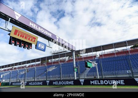 Melbourne, Australia. 29th Mar, 2023. La luce di partenza si accende sul pozzo dritto davanti al Gran Premio d’Australia di Formula uno all’Albert Park Circuit di Melbourne. (Foto di George Hitchens/SOPA Images/Sipa USA) Credit: Sipa USA/Alamy Live News Foto Stock