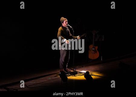 Milano, Italia. 30th Mar, 2023. Il riso Damien suona dal vivo al Teatro dal Verme di Milano. Credit: SOPA Images Limited/Alamy Live News Foto Stock