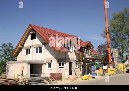 casa di nuova costruzione e casa quasi finita Foto Stock