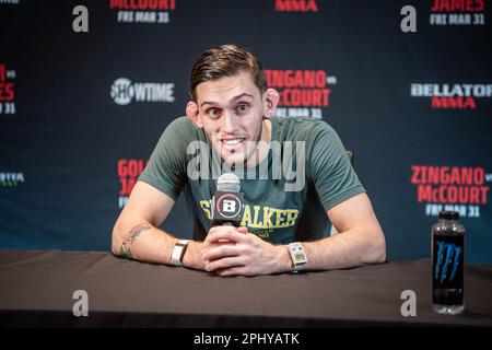 Temecula, CA - 28th marzo: Lucas Brennan si rivolge ai media al Bellator 293 Golm vs James al Pechanga Resort and Casino il 31st marzo 2023 a Temecula, California, USA. (Foto di Matt Davies/PX Images) Foto Stock