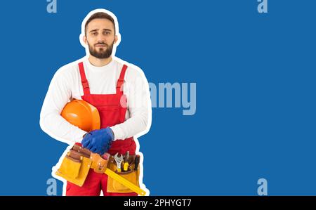 Uomo per qualsiasi lavoro. riparatore professionista. capacità di costruzione e costruzione. uomo costruire casa. riparazione e riparazione da parte di un architetto esperto. lavoratore su un blu Foto Stock