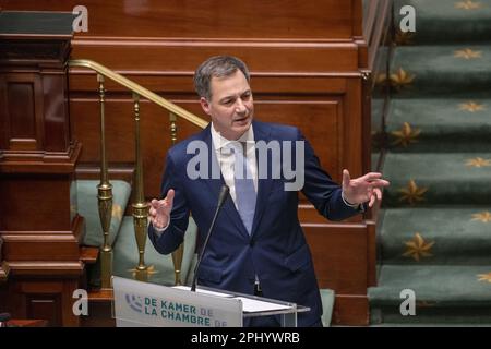 Bruxelles, Belgio. 30th Mar, 2023. Il primo ministro Alexander De Croo ha illustrato in una sessione plenaria della Camera al Parlamento federale a Bruxelles giovedì 30 marzo 2023. FOTO DI BELGA NICOLAS MAETERLINCK Credit: Belga News Agency/Alamy Live News Foto Stock