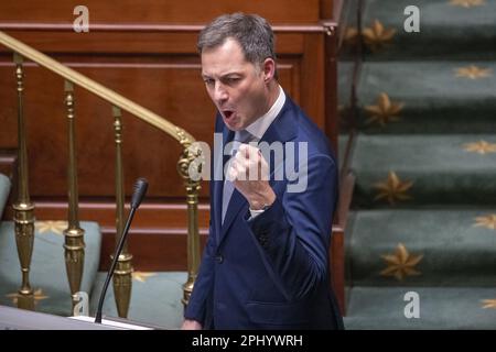 Bruxelles, Belgio. 30th Mar, 2023. Il primo ministro Alexander De Croo ha illustrato in una sessione plenaria della Camera al Parlamento federale a Bruxelles giovedì 30 marzo 2023. FOTO DI BELGA NICOLAS MAETERLINCK Credit: Belga News Agency/Alamy Live News Foto Stock