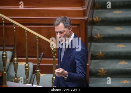 Bruxelles, Belgio. 30th Mar, 2023. Il primo ministro Alexander De Croo ha illustrato in una sessione plenaria della Camera al Parlamento federale a Bruxelles giovedì 30 marzo 2023. FOTO DI BELGA NICOLAS MAETERLINCK Credit: Belga News Agency/Alamy Live News Foto Stock