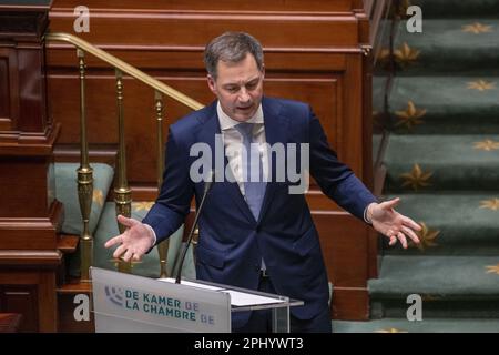 Bruxelles, Belgio. 30th Mar, 2023. Il primo ministro Alexander De Croo ha illustrato in una sessione plenaria della Camera al Parlamento federale a Bruxelles giovedì 30 marzo 2023. FOTO DI BELGA NICOLAS MAETERLINCK Credit: Belga News Agency/Alamy Live News Foto Stock