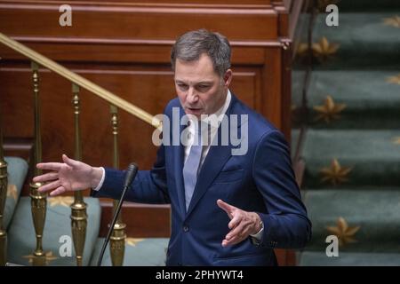 Bruxelles, Belgio. 30th Mar, 2023. Il primo ministro Alexander De Croo ha illustrato in una sessione plenaria della Camera al Parlamento federale a Bruxelles giovedì 30 marzo 2023. FOTO DI BELGA NICOLAS MAETERLINCK Credit: Belga News Agency/Alamy Live News Foto Stock