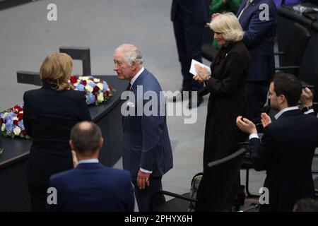 Berlino, Germania, 30th marzo 2023, Presidente del Bundestag Bärbel Bas, Re Carlo III, Regina Camilla dopo il discorso del Re Carlo II ai membri del Bundestag tedesco nell'edificio del Reichstag. Berlino, Germania. Sven Struck/Alamy Live News Foto Stock