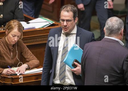 Bruxelles, Belgio. 30th Mar, 2023. David Clarinval, ministro dell'Agricoltura e delle PMI, ha illustrato nel corso di una sessione plenaria della Camera al Parlamento federale a Bruxelles giovedì 30 marzo 2023. FOTO DI BELGA NICOLAS MAETERLINCK Credit: Belga News Agency/Alamy Live News Foto Stock