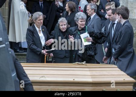 Edingen, Belgio. 30th Mar, 2023. La gente partecipa al funerale del conte Raoul d'Udekem d'Acoz, ex membro del consiglio comunale di Herne e politico del CD&V, e zio della regina del Belgio, a Enghien - Edingen, giovedì 30 marzo 2023. Morì all'età di 87 anni. FOTO DI BELGA NICOLAS MAETERLINCK Credit: Belga News Agency/Alamy Live News Foto Stock