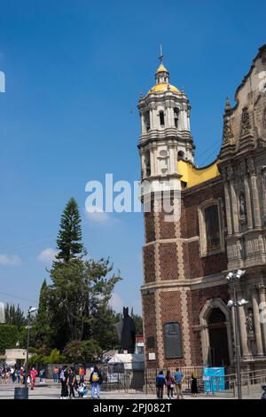 Campanile della vecchia basilica di nostra Signora di Guadalupe a città del Messico Foto Stock