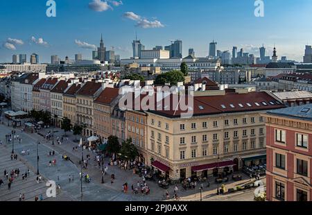Vista della città vecchia e dei grattacieli moderni dall'alto, Varsavia, Polonia Foto Stock
