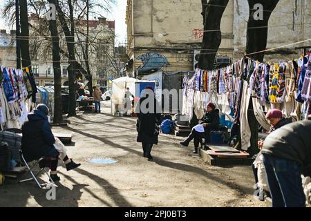 30 marzo 2023, Lviv, Lviv oblast, Ucraina: Un mercato. Vita quotidiana a Lviv, una città situata nella parte occidentale dell'Ucraina. Dall'inizio dell'invasione russa nel febbraio 2022, Lviv è stata risparmiata in modo particolare. (Credit Image: © Adrien Fillon/ZUMA Press Wire) SOLO PER USO EDITORIALE! Non per USO commerciale! Foto Stock