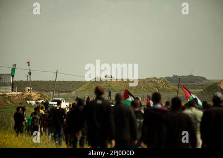 Gaza, Palestina. 30th Mar, 2023. I Palestinesi si riuniscono per un evento che si terrà nel 47th° anniversario della Giornata della Terra a Gaza City, Gaza, Palestina, il 30 marzo 2023. Foto di Ramez Habboub/ABACAPRESS.COM Credit: Abaca Press/Alamy Live News Foto Stock