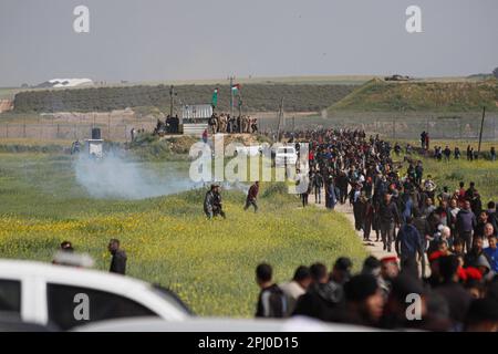 Gaza, Palestina. 30th Mar, 2023. I Palestinesi si riuniscono per un evento che si terrà nel 47th° anniversario della Giornata della Terra a Gaza City, Gaza, Palestina, il 30 marzo 2023. Foto di Ramez Habboub/ABACAPRESS.COM Credit: Abaca Press/Alamy Live News Foto Stock