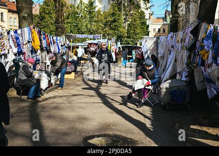 30 marzo 2023, Lviv, Lviv oblast, Ucraina: Un mercato. Vita quotidiana a Lviv, una città situata nella parte occidentale dell'Ucraina. Dall'inizio dell'invasione russa nel febbraio 2022, Lviv è stata risparmiata in modo particolare. (Credit Image: © Adrien Fillon/ZUMA Press Wire) SOLO PER USO EDITORIALE! Non per USO commerciale! Foto Stock