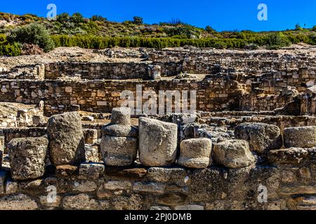 Area abitabile, antico Kamiros si estende terrazzato su tre livelli, 6th ° secolo AC, in tempi antichi una delle tre città più potenti di Rodi Foto Stock