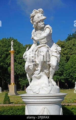Marte (Ares), alla figura rondel intorno al bacino idrico della Grande Fontana, Parco Sanssouci, Potsdam, Brandeburgo, Germania Foto Stock