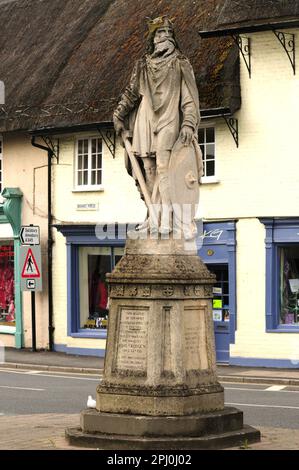 La statua di Re Alfred a Pewsey, nel Wiltshire. Foto Stock