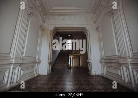 Sala d'ingresso in antico palazzo. Foto Stock