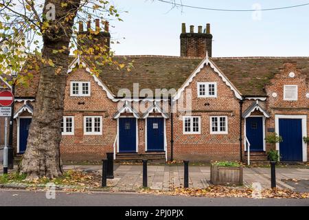 Cottage terrazzati in Castle Street, Farnham, Surrey, Regno Unito Foto Stock