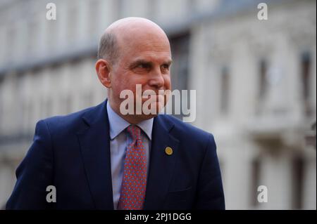 Lodz, Varsavia, Polonia. 30th Mar, 2023. Angus Lapsley, Vice Segretario Generale della NATO per la politica di difesa e la pianificazione, arriva al vertice dei nove (B9) di Bucarest a Lodz, in Polonia, il 30 marzo 2023. I colloqui tra i ministri degli Esteri si concentreranno sulle questioni di sicurezza nella regione di fronte all'aggressione russa nei confronti dell'Ucraina. Alla riunione parteciperanno anche funzionari e rappresentanti della NATO provenienti da Svezia, Finlandia e Spagna. (Credit Image: © Aleksander Kalka/ZUMA Press Wire) SOLO PER USO EDITORIALE! Non per USO commerciale! Foto Stock